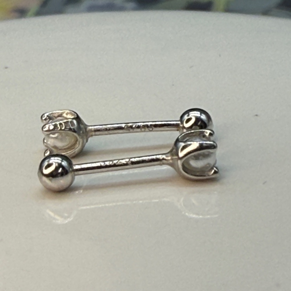 ⭐️🌸Sterling silver 20g 3mm pearl silver screw back earrings nwot - Picture 6 of 9